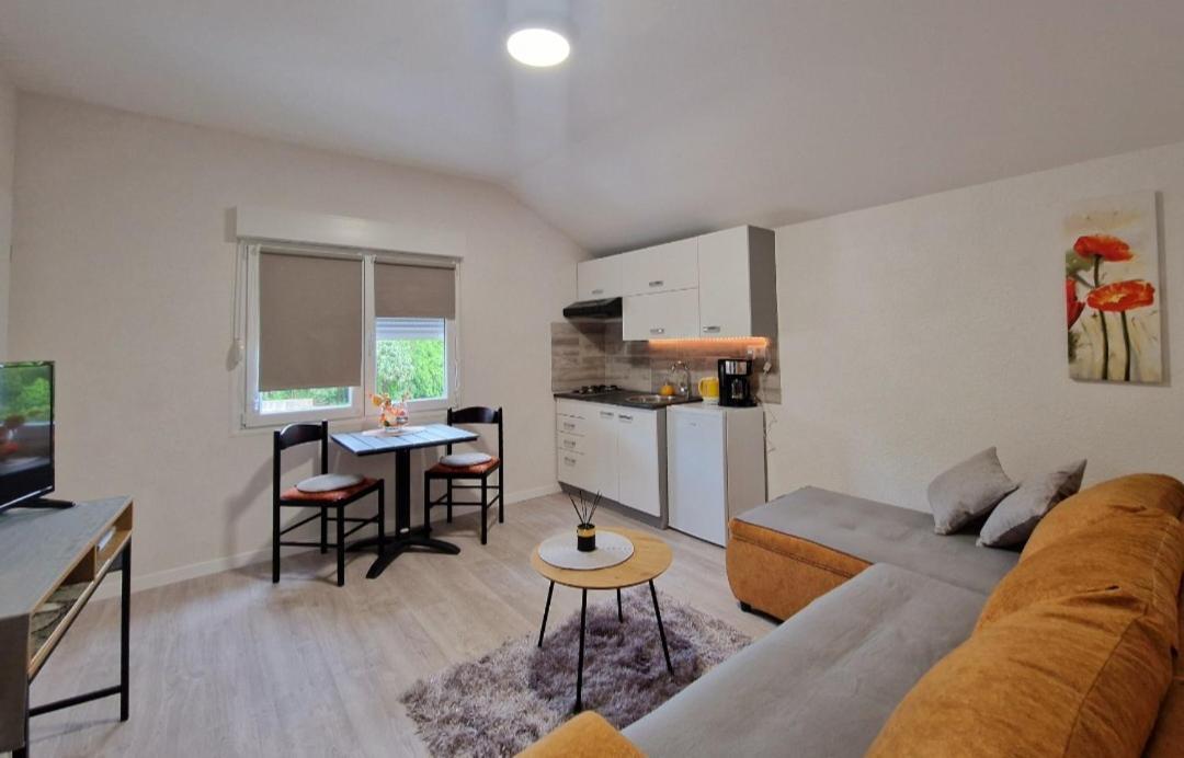 App & Beauty Loza Apartment Zambratija  Luaran gambar