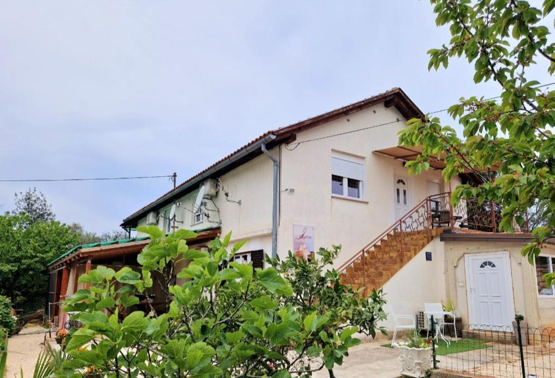 App & Beauty Loza Apartment Zambratija  Luaran gambar